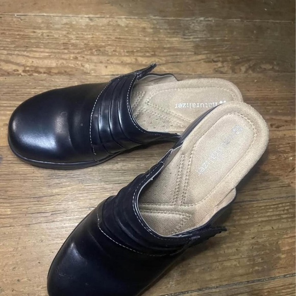 Black leather clogs with a 1.5" heel #clogs - Picture 4 of 7